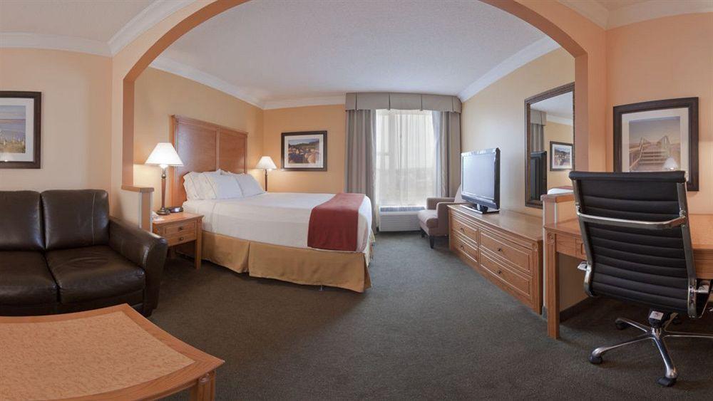 Holiday Inn Express Hotel & Suites Charlottetown By Ihg Exterior photo