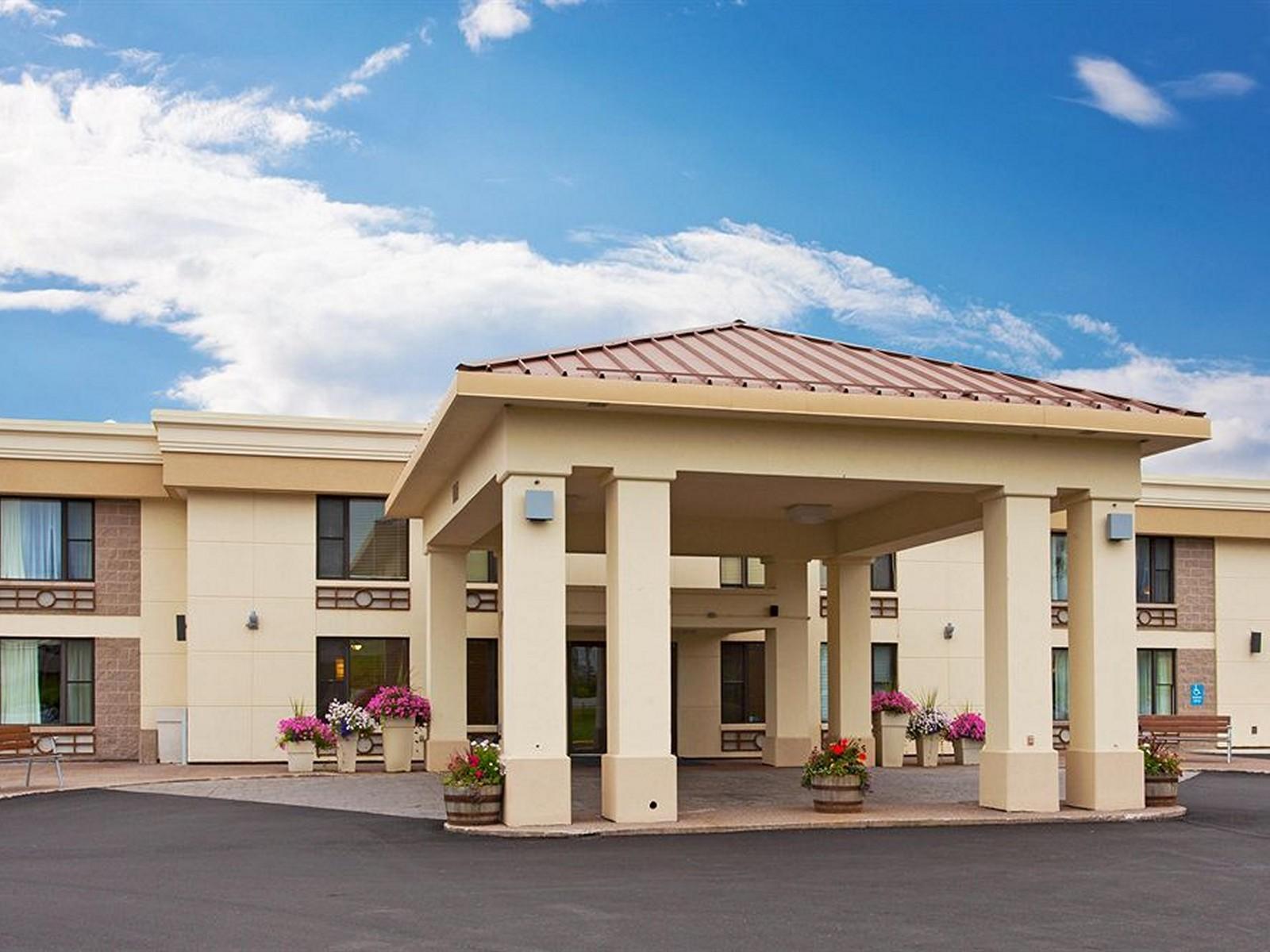 Holiday Inn Express Hotel & Suites Charlottetown By Ihg Exterior photo