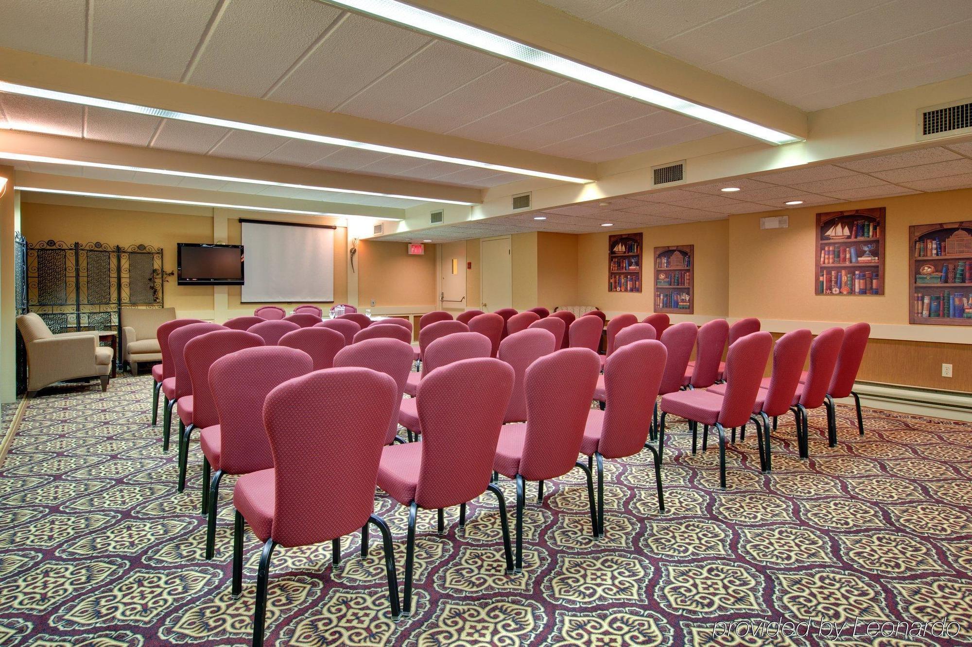Holiday Inn Express Hotel & Suites Charlottetown By Ihg Exterior photo