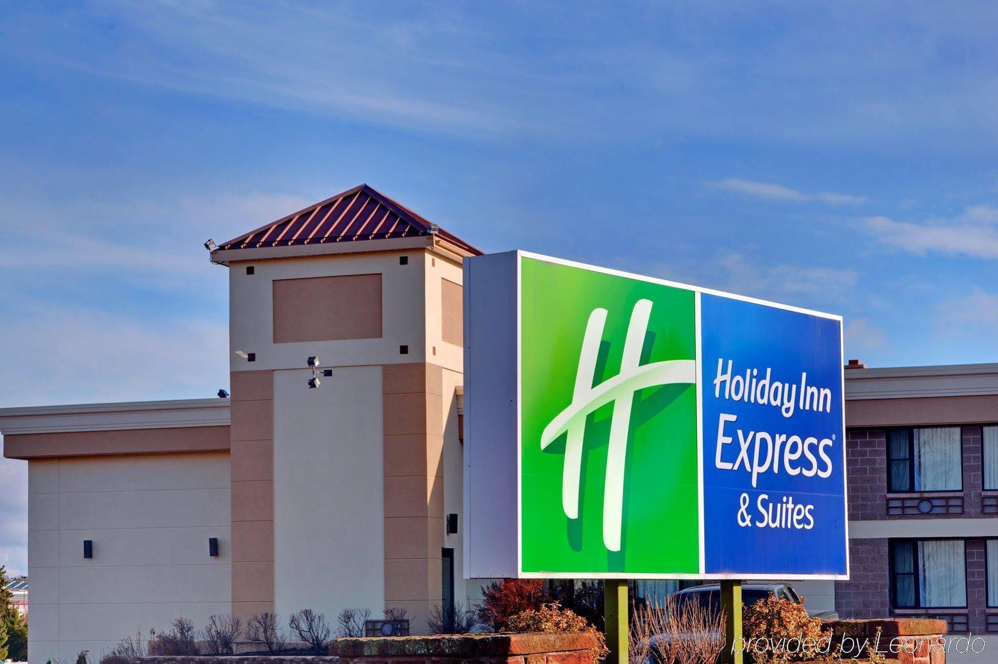 Holiday Inn Express Hotel & Suites Charlottetown By Ihg Exterior photo